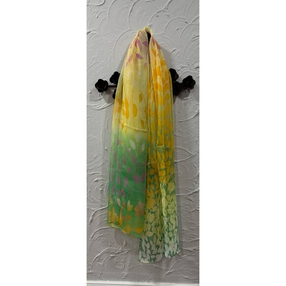 Beautiful Women’s Scarf - Picture 3 of 4